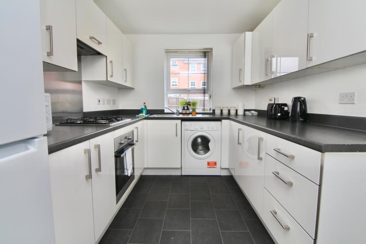 Canalview House - Fully Furnished Coventry City Centre Home エクステリア 写真