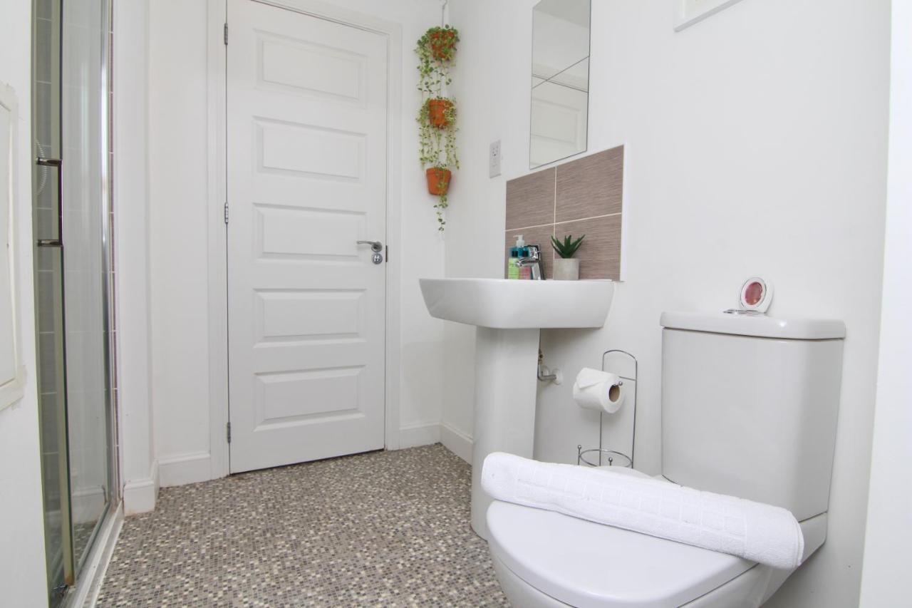 Canalview House - Fully Furnished Coventry City Centre Home エクステリア 写真
