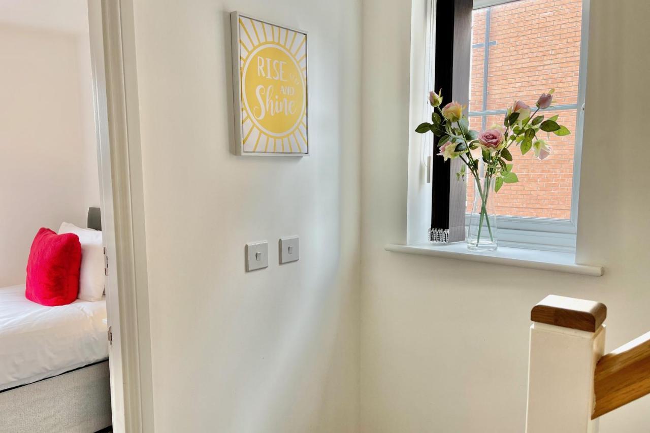 Canalview House - Fully Furnished Coventry City Centre Home エクステリア 写真