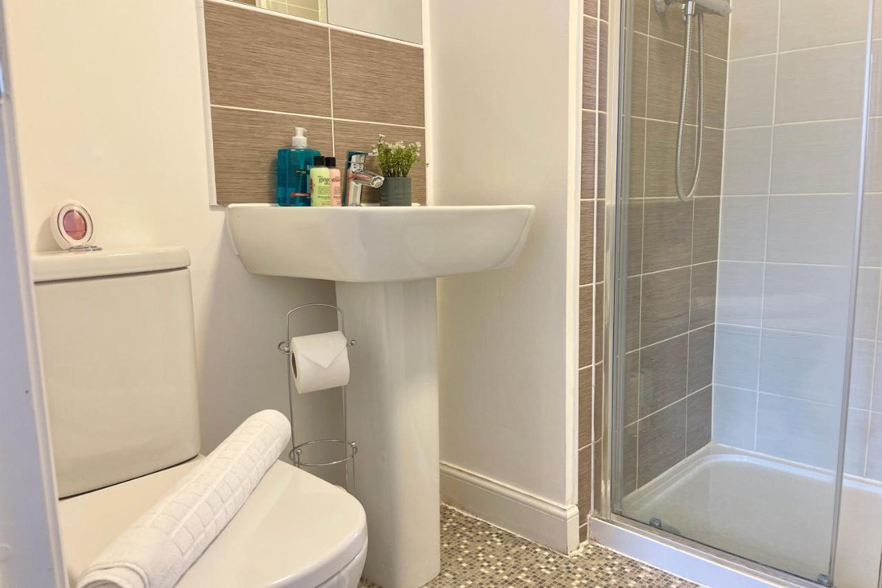 Canalview House - Fully Furnished Coventry City Centre Home エクステリア 写真